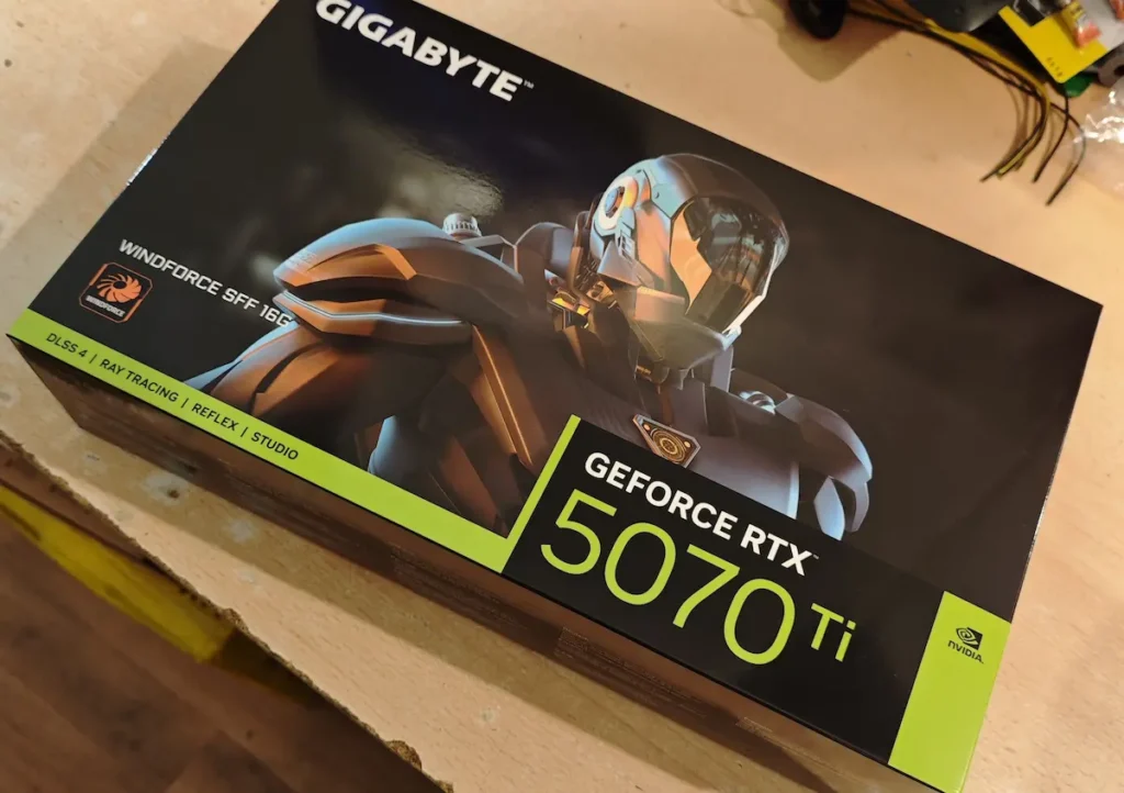 Gigabyte GeForce RTX 5070 Ti grafička kartica na pultu MKračunari servisa