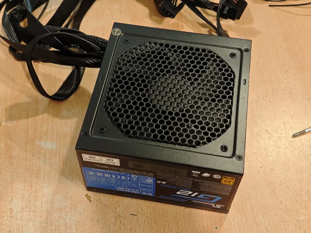 Pouzdano Seasonic napajanje spremno za ugradnju u jake gejmerske računare u servisu MKračunari