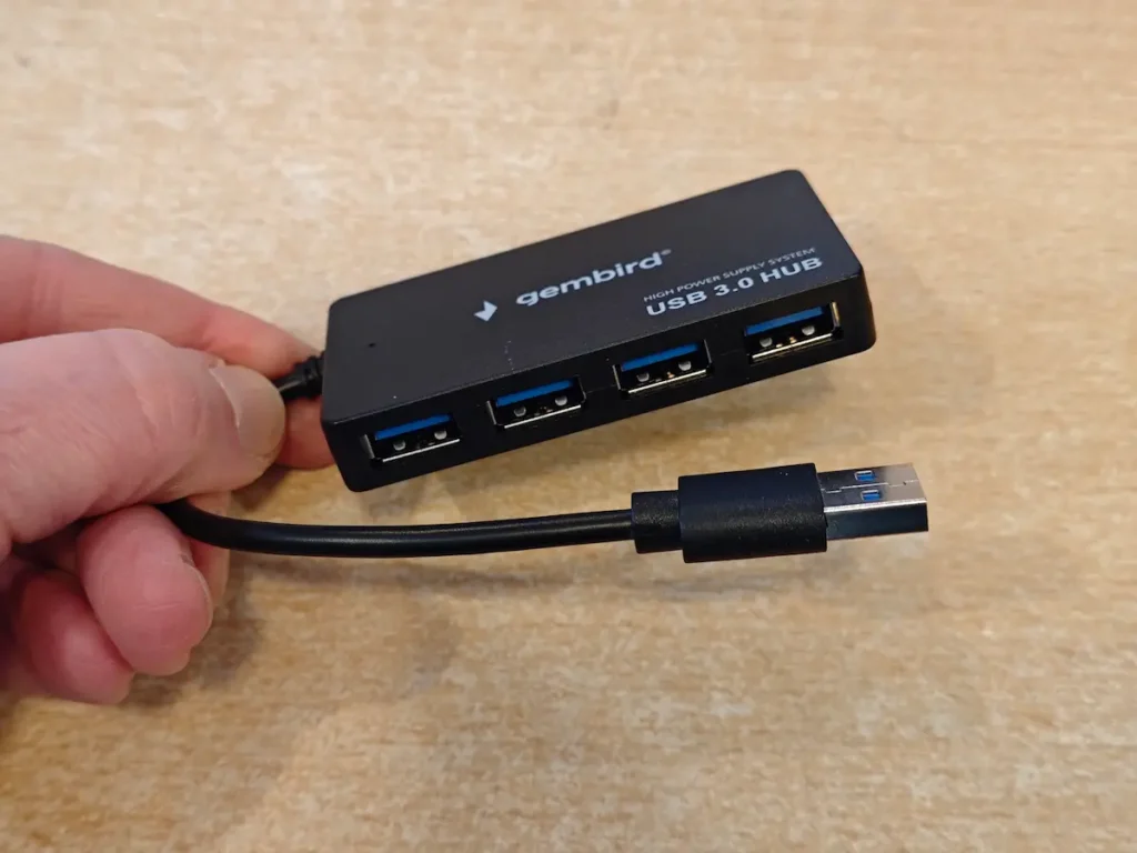 Gembird USB 3.0 hub sa brzim plavim portovima za fleš memorije