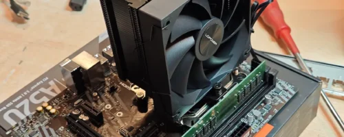 Ugrađen LC Power LC-CC-120 kuler na AMD matičnu ploču u servisu MKračunari