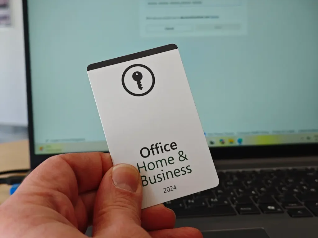 Kartica sa licencnim ključem za legalan Microsoft Office Home and Business