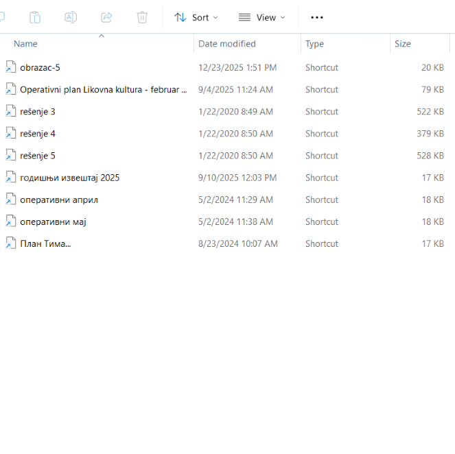 Windows Explorer prikazuje virus prečice na zaraženom flešu