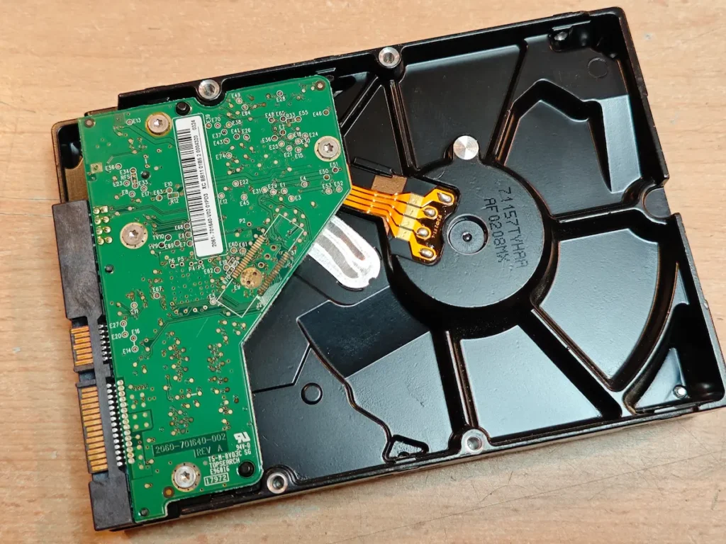 Mehanički hard disk je izuzetno podložan oštećenjima usled naglog prekida napajanja