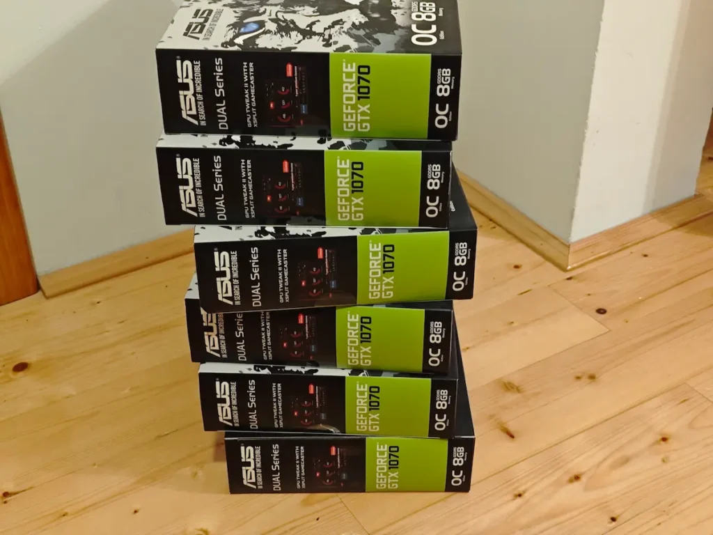 Kutije novih Asus GTX 1070 grafičkih kartica spremnih za sklapanje mining riga